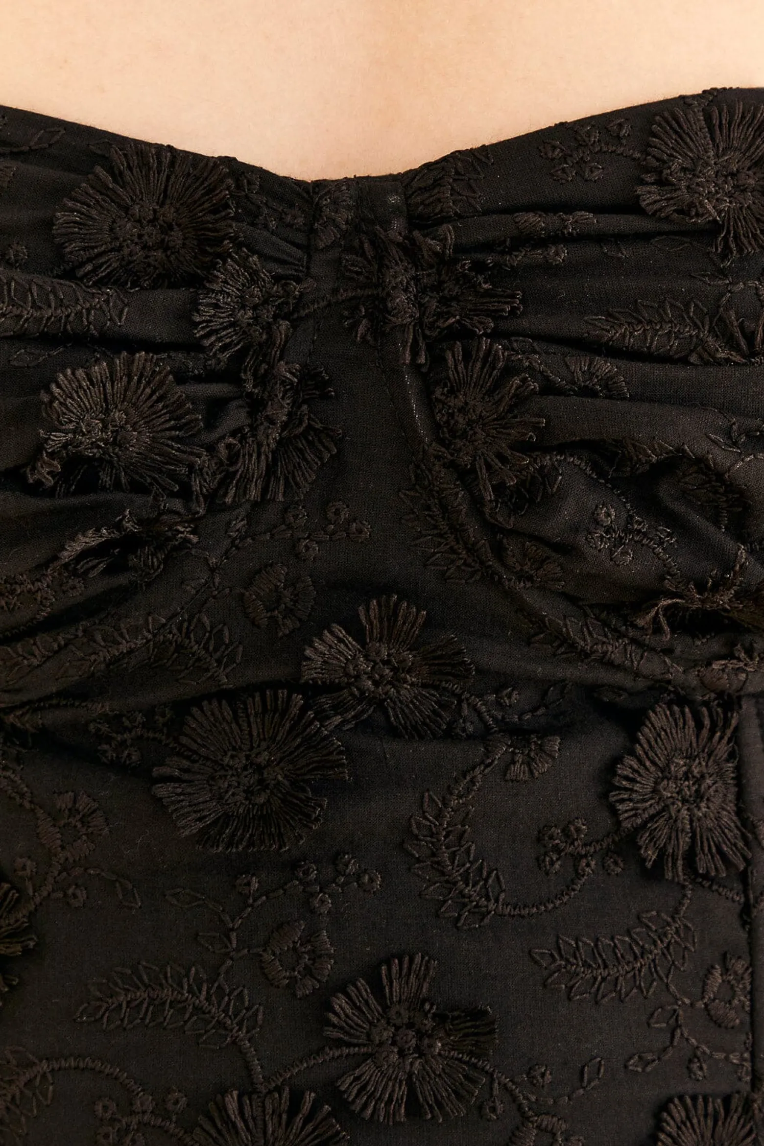 BLACK 3D FLOWER CORSET CROP TOP