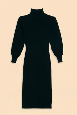  BLACK HEART NECKLINE KNIT DRESS