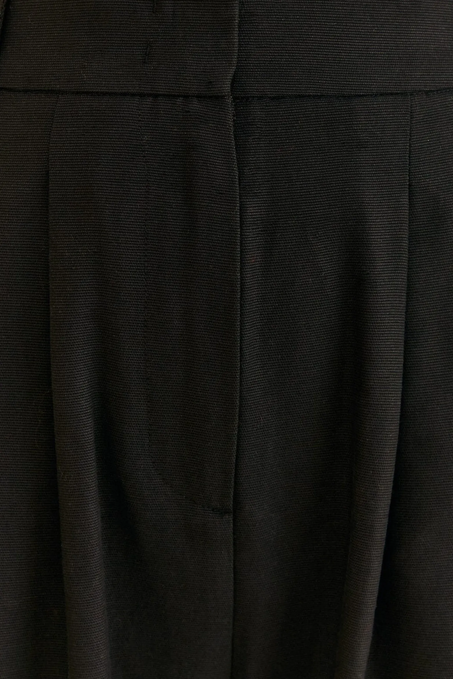 BLACK LOW WAISTED PANTS