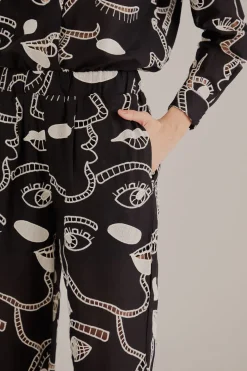  BLACK RICHELIEU FACES PANTS
