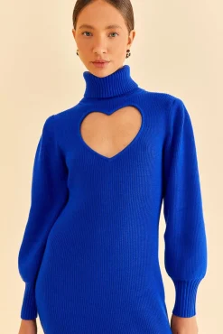  BLUE HEART NECKLINE KNIT DRESS