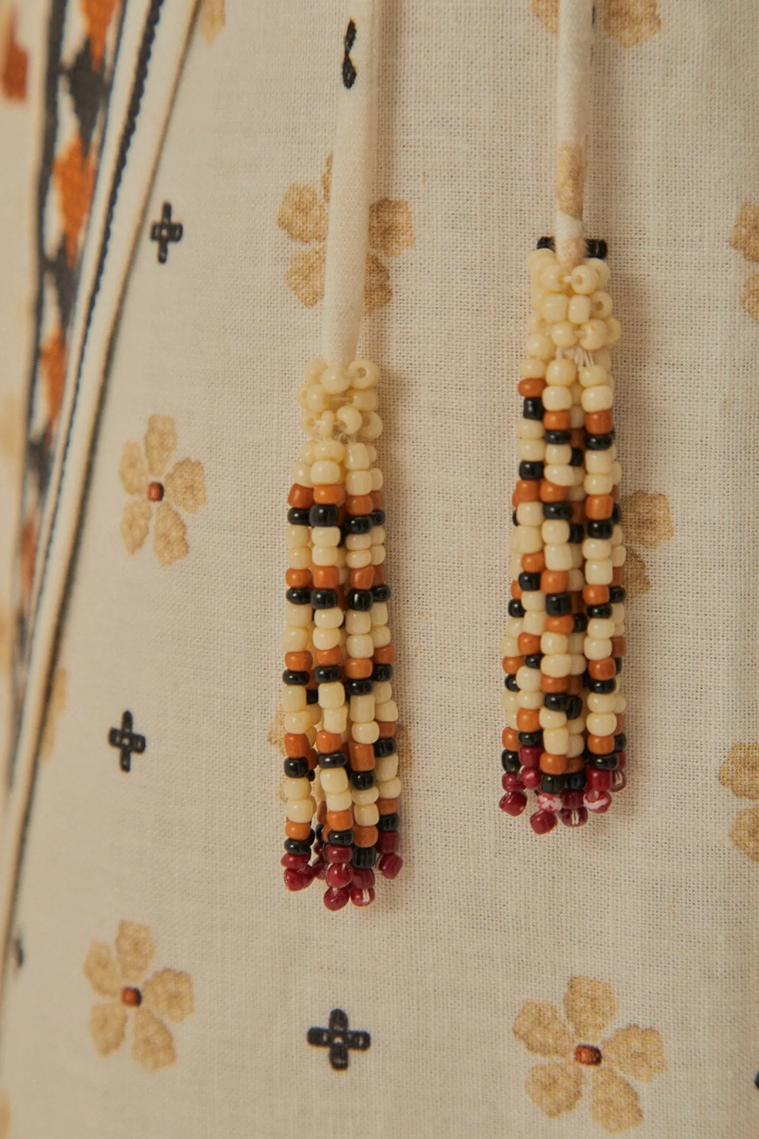 FLOWER FAN TAPESTRY OFF-WHITE WRAP MIDI SKIRT