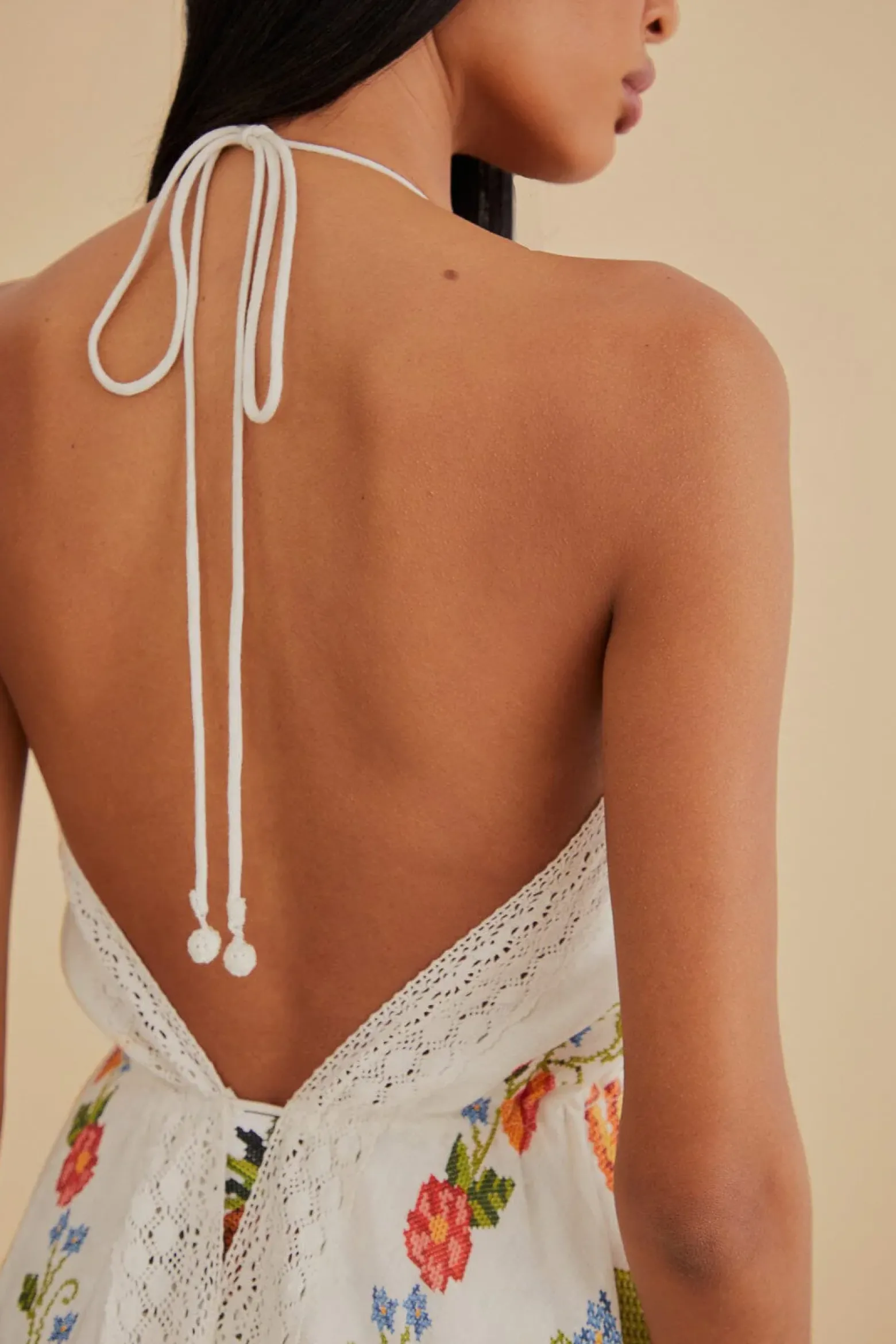 WHITE BANANA VITAMIN LACE COVER UP