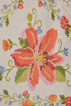 WHITE BANANA VITAMIN LACE COVER UP